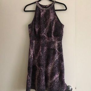 Midi dress with embroidered collar